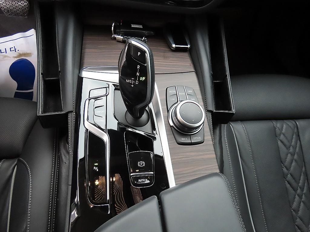 BMW 5시리즈 5시리즈 (G30) 520i 럭셔리 이미지 11