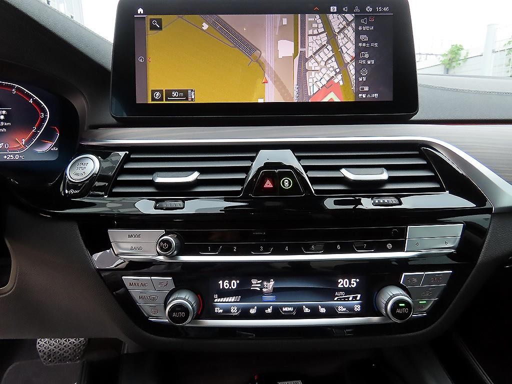 BMW 5시리즈 5시리즈 (G30) 520i 럭셔리 이미지 13