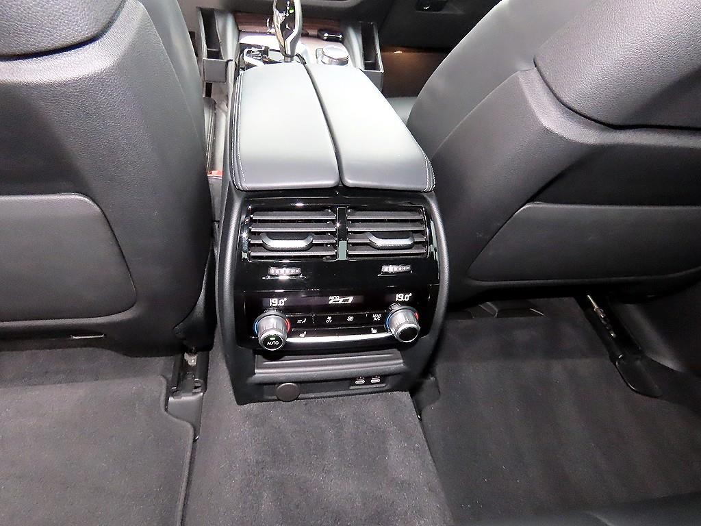 BMW 5시리즈 5시리즈 (G30) 520i 럭셔리 이미지 16