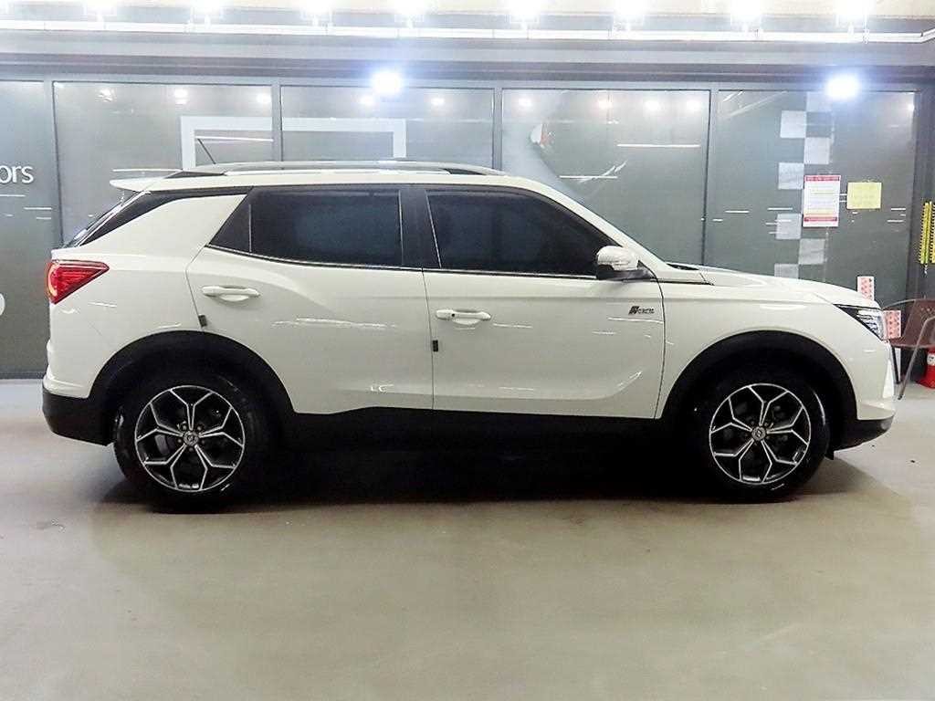 KG모빌리티(쌍용) 코란도 뷰티풀코란도 2WD 가솔린 1.5 C5 플러스 이미지 3