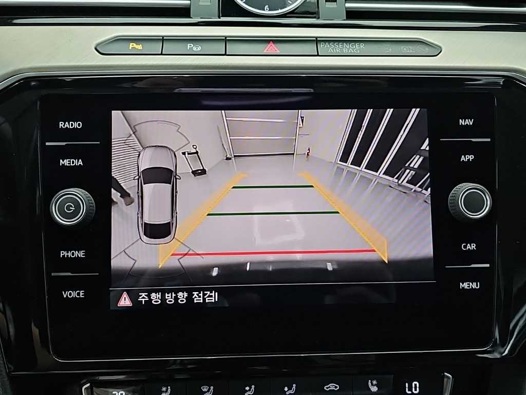 폭스바겐 아테온 2.0 TDI 엘레강스 프레스티지 이미지 15