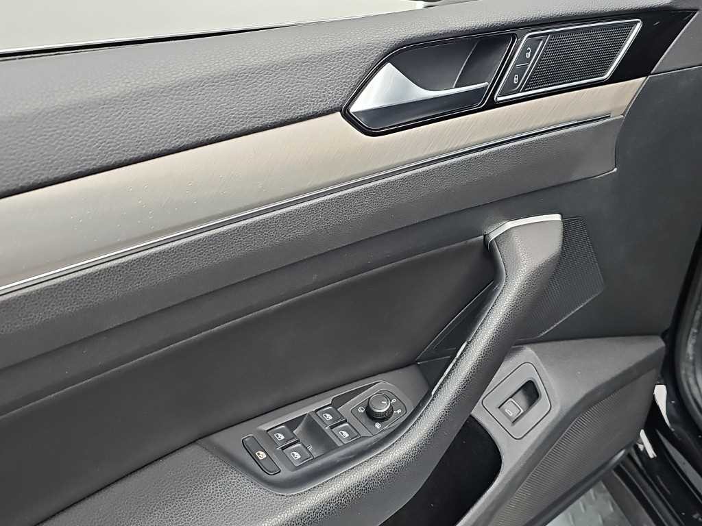 폭스바겐 아테온 2.0 TDI 엘레강스 프레스티지 이미지 16
