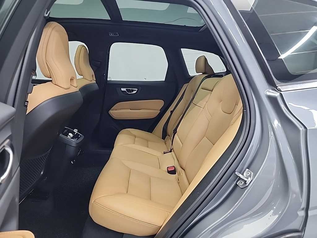 볼보 XC60 XC60(2세대) D5 AWD 모멘텀 이미지 12