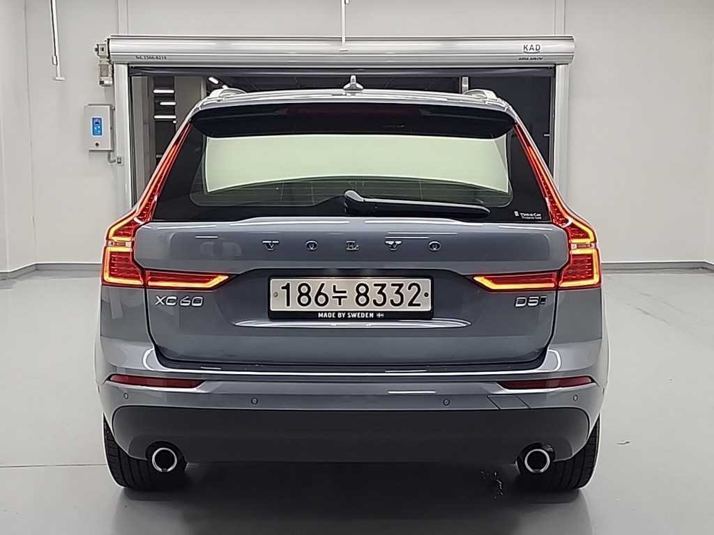 볼보 XC60 XC60(2세대) D5 AWD 모멘텀 이미지 2