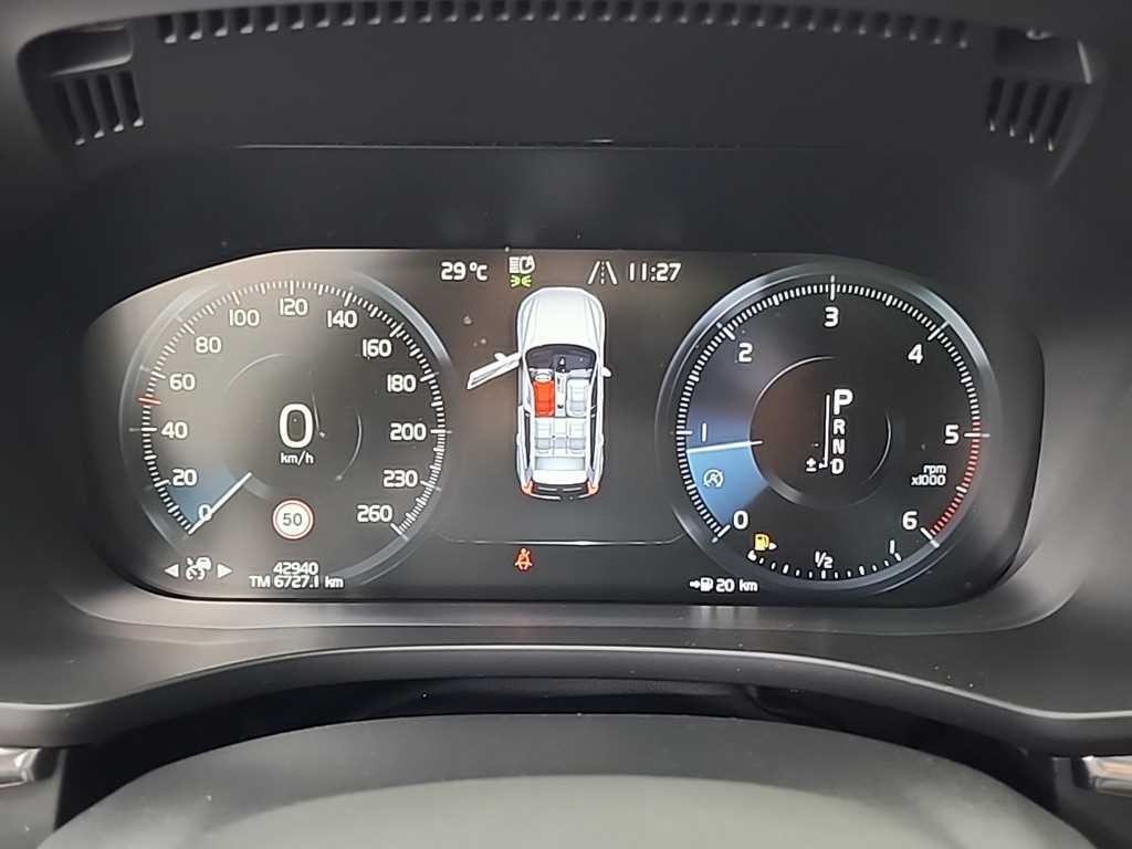 볼보 XC60 XC60(2세대) D5 AWD 모멘텀 이미지 6