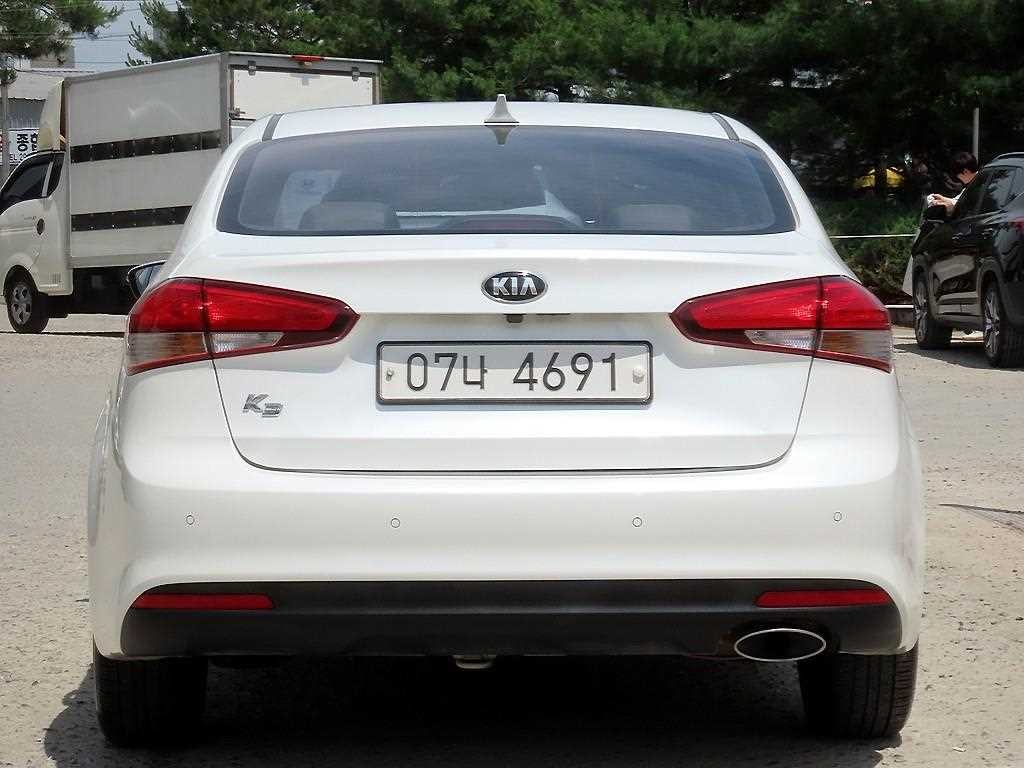 기아 K3 더뉴 K3 1.6 GDI 트렌디 스타일 이미지 4