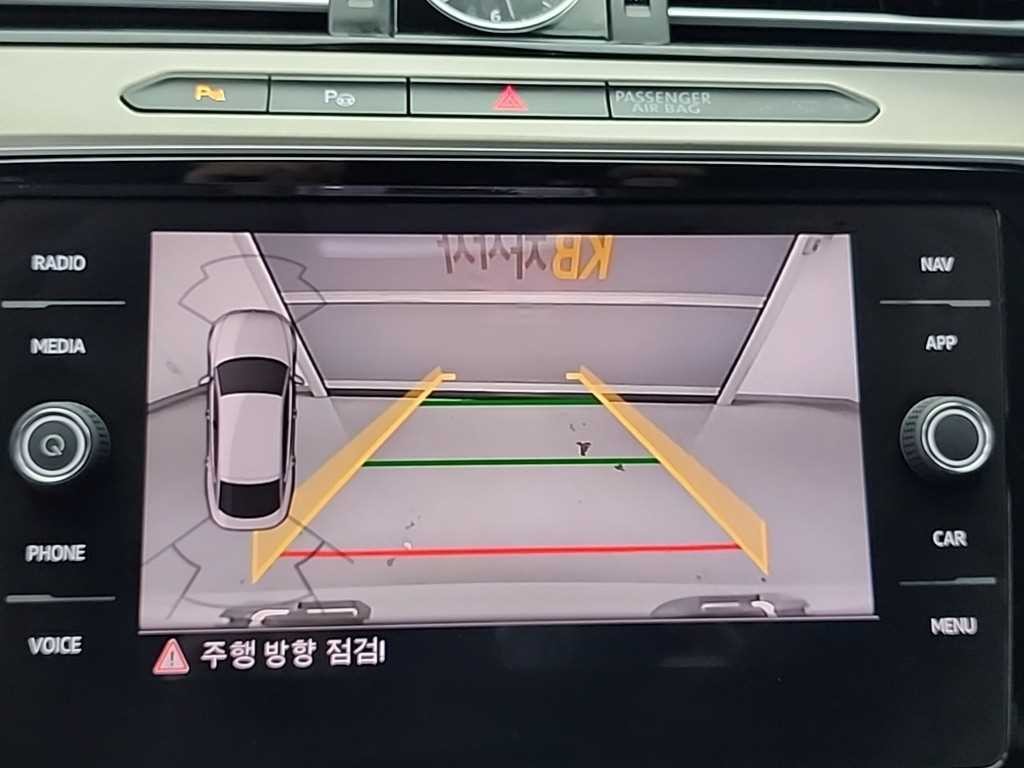 폭스바겐 아테온 2.0 TDI 엘레강스 프레스티지 이미지 16