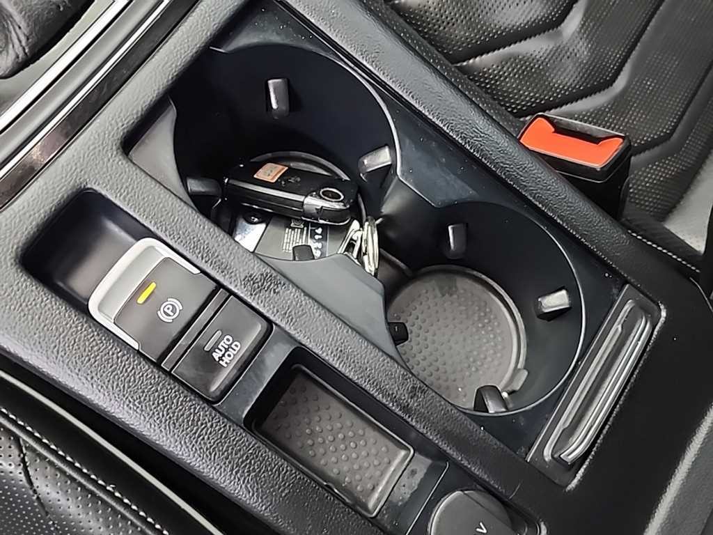 폭스바겐 아테온 2.0 TDI 엘레강스 프레스티지 이미지 17