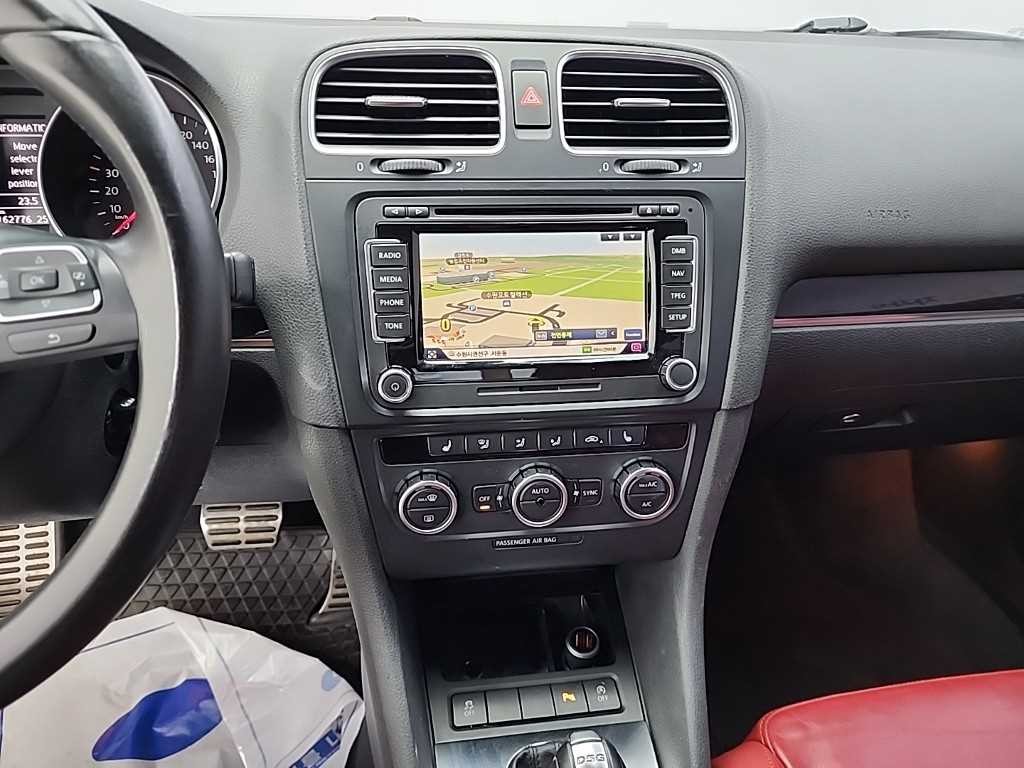 폭스바겐 골프 골프 6세대 2.0 TDI 카브리올레 이미지 10