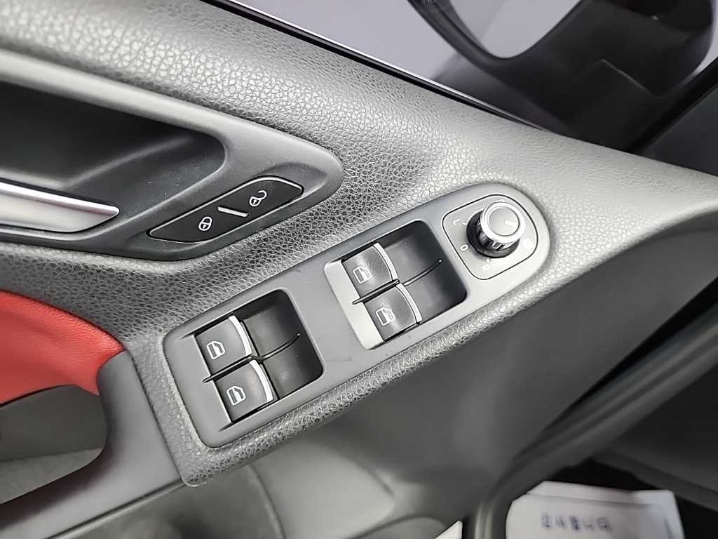 폭스바겐 골프 골프 6세대 2.0 TDI 카브리올레 이미지 17