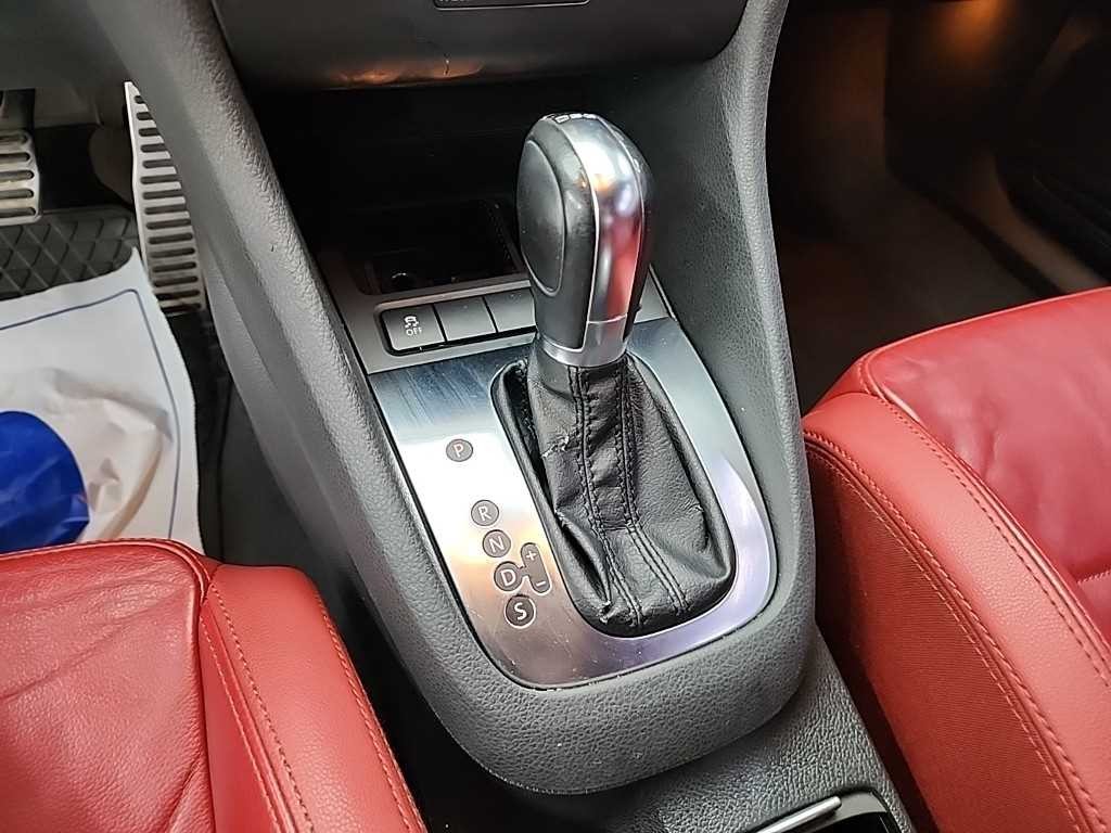 폭스바겐 골프 골프 6세대 2.0 TDI 카브리올레 이미지 8