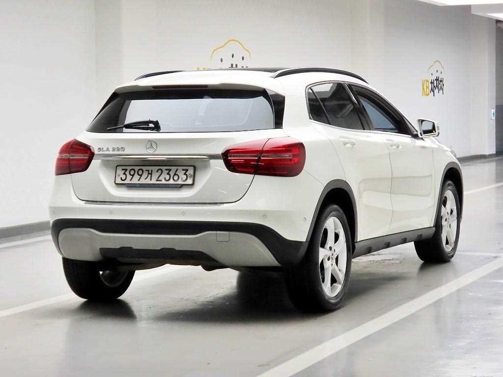 벤츠 GLA 클래스 GLA클래스 X156 GLA220 이미지 4