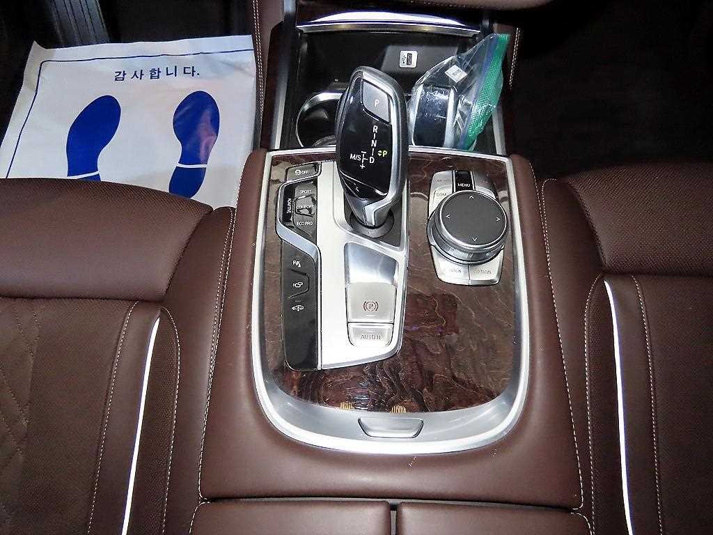 BMW 7시리즈 7시리즈 (G11) 750Li xDrive 이미지 12