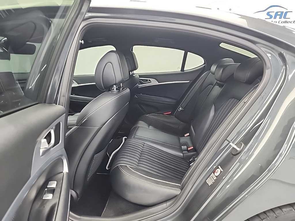 제네시스 G70 2.0T AWD 스포츠 패키지 이미지 12