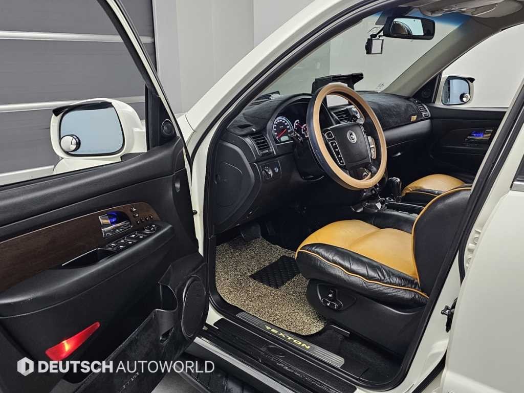 KG모빌리티(쌍용) 렉스턴 렉스턴W 2.0  4WD RX7 럭셔리 이미지 11
