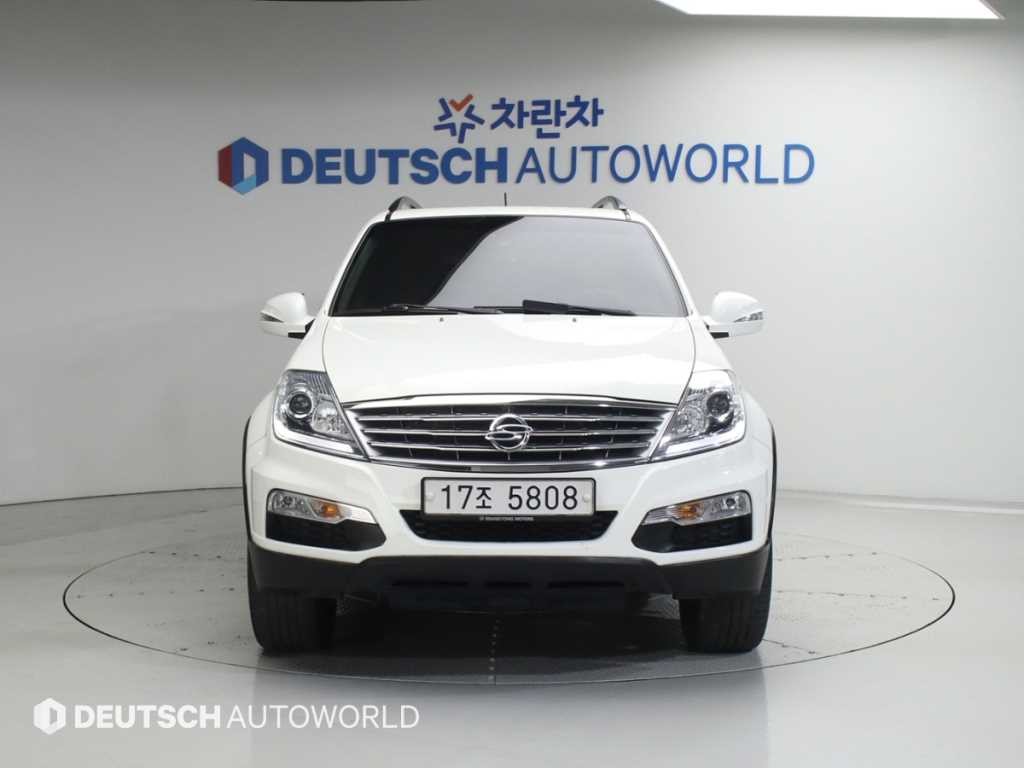 KG모빌리티(쌍용) 렉스턴 렉스턴W 2.0  4WD RX7 럭셔리 이미지 3