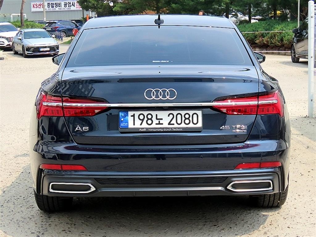 아우디 A6 A6 (C8) 45 TFSI 콰트로 프리미엄 이미지 4