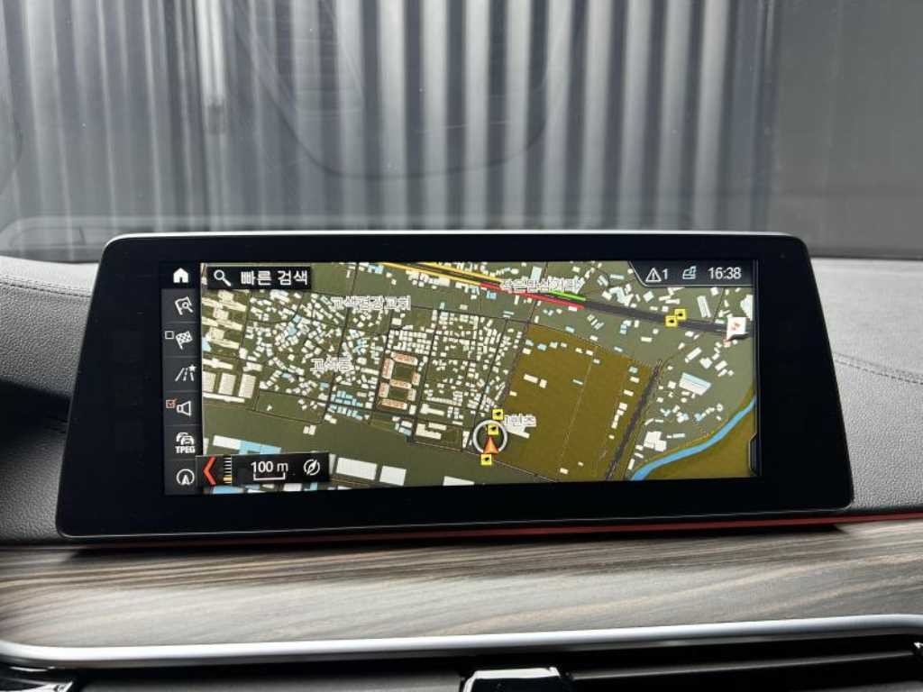 BMW 5시리즈 5시리즈 (G30) 520d M 스포츠 플러스 이미지 16