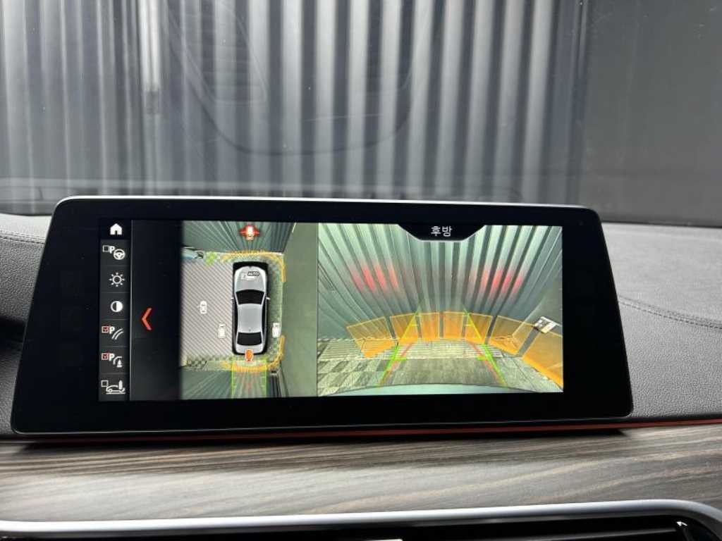 BMW 5시리즈 5시리즈 (G30) 520d M 스포츠 플러스 이미지 17