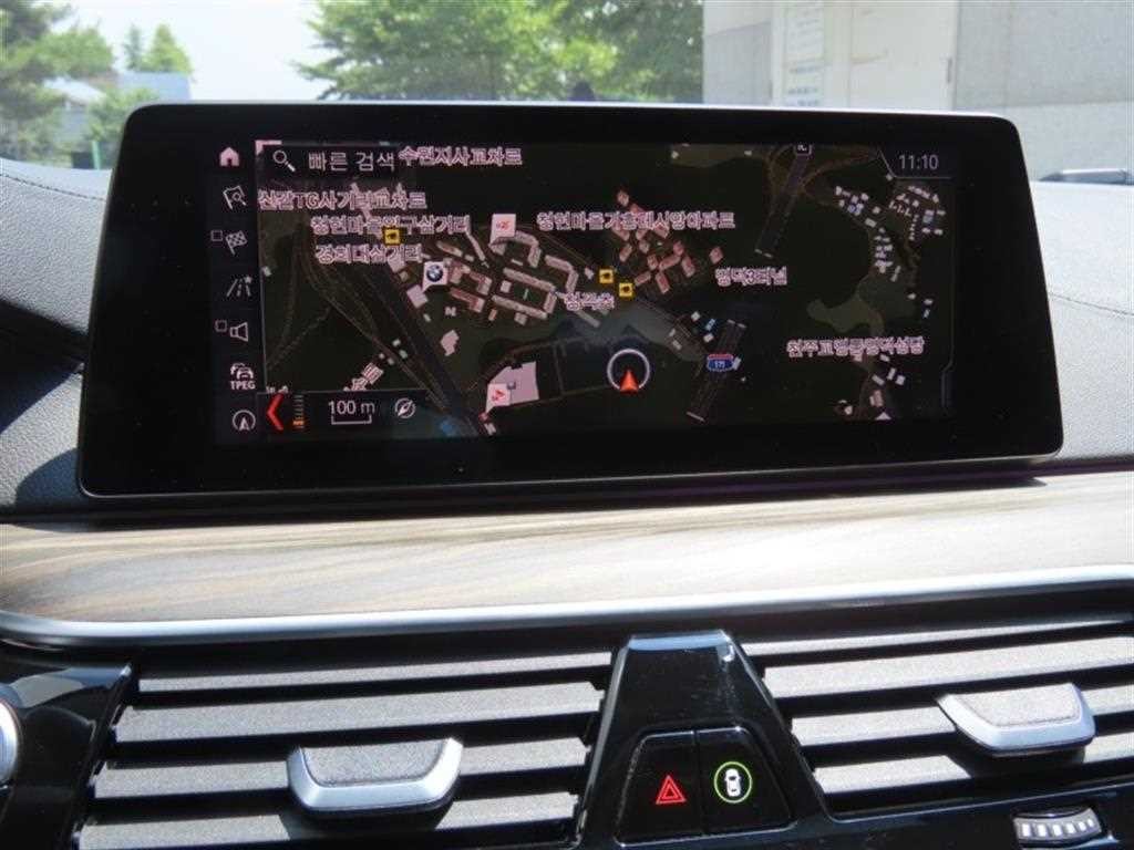 BMW 5시리즈 5시리즈 (G30) 520d M 스포츠 플러스 이미지 8