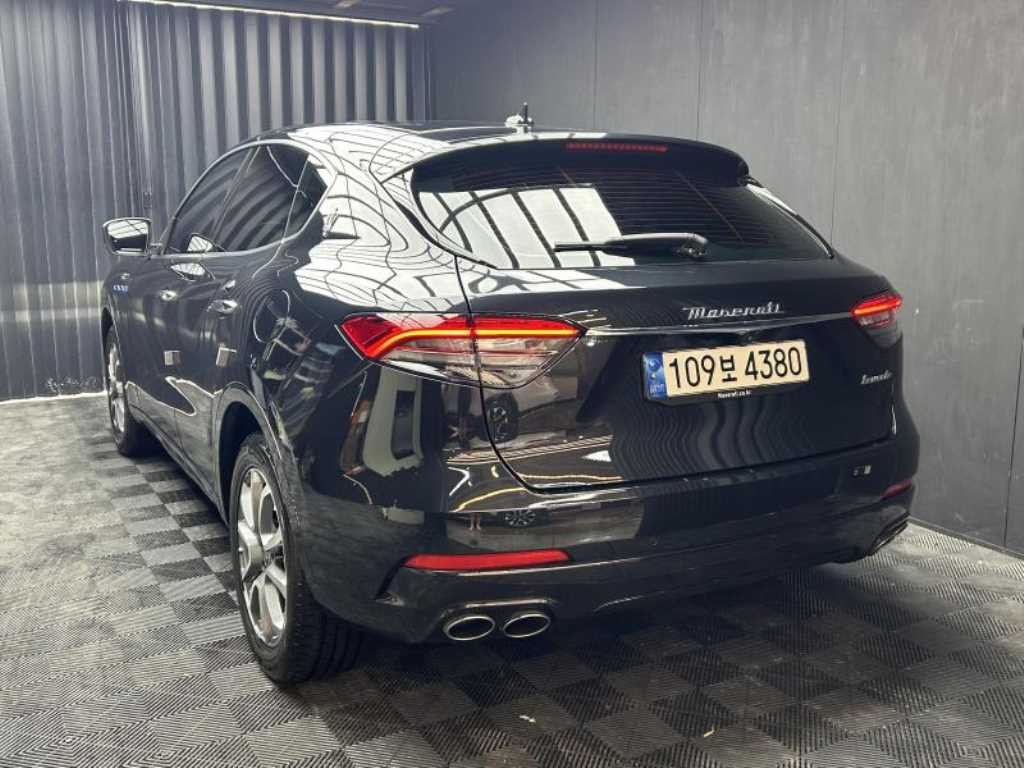 마세라티 르반떼 2.0 GT AWD 이미지 4