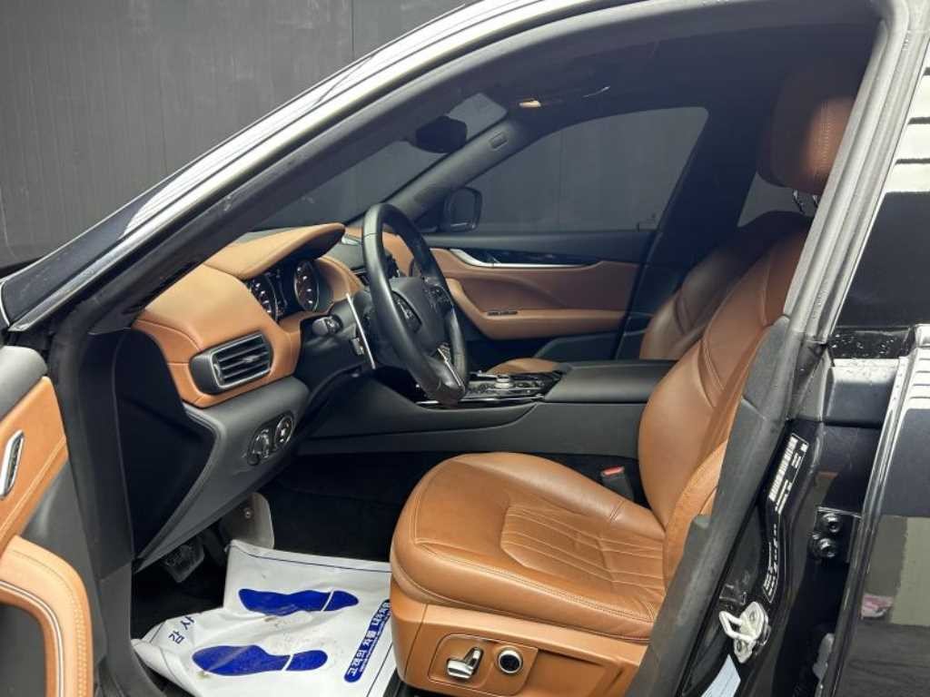 마세라티 르반떼 2.0 GT AWD 이미지 5