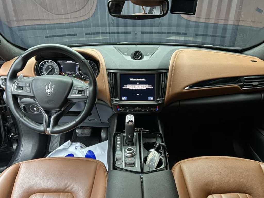 마세라티 르반떼 2.0 GT AWD 이미지 9