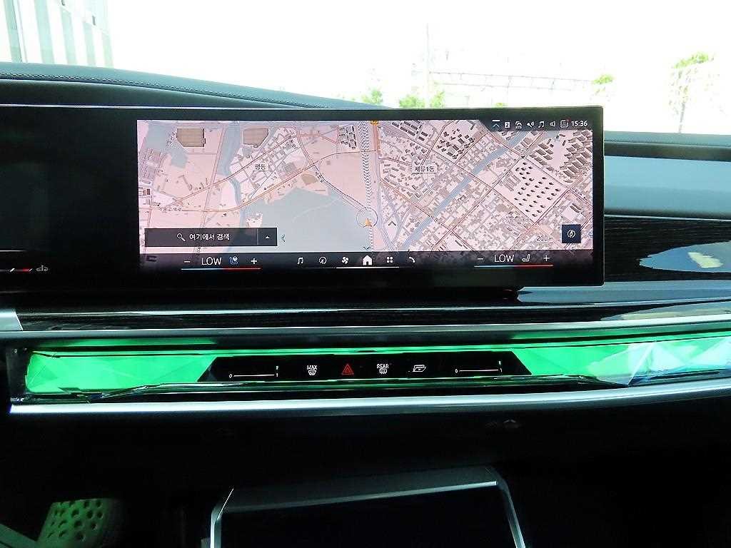 BMW 7시리즈 7시리즈 (G70) 740d xDrive M 스포츠 이미지 13