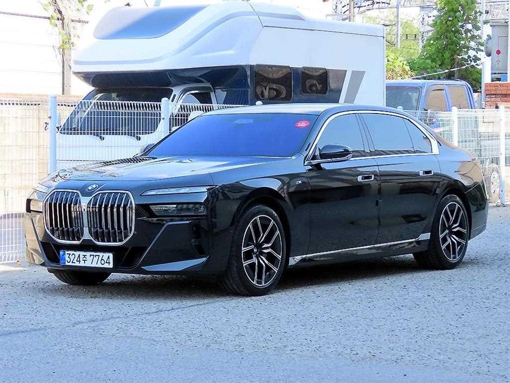 BMW 7시리즈 7시리즈 (G70) 740d xDrive M 스포츠 이미지 2