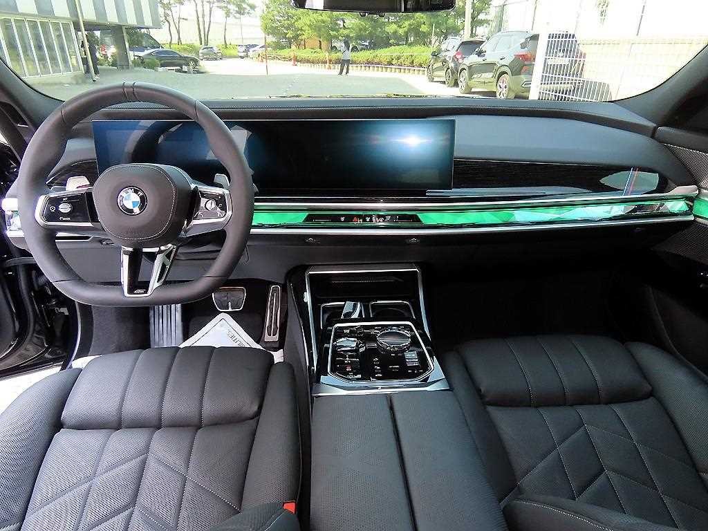 BMW 7시리즈 7시리즈 (G70) 740d xDrive M 스포츠 이미지 7