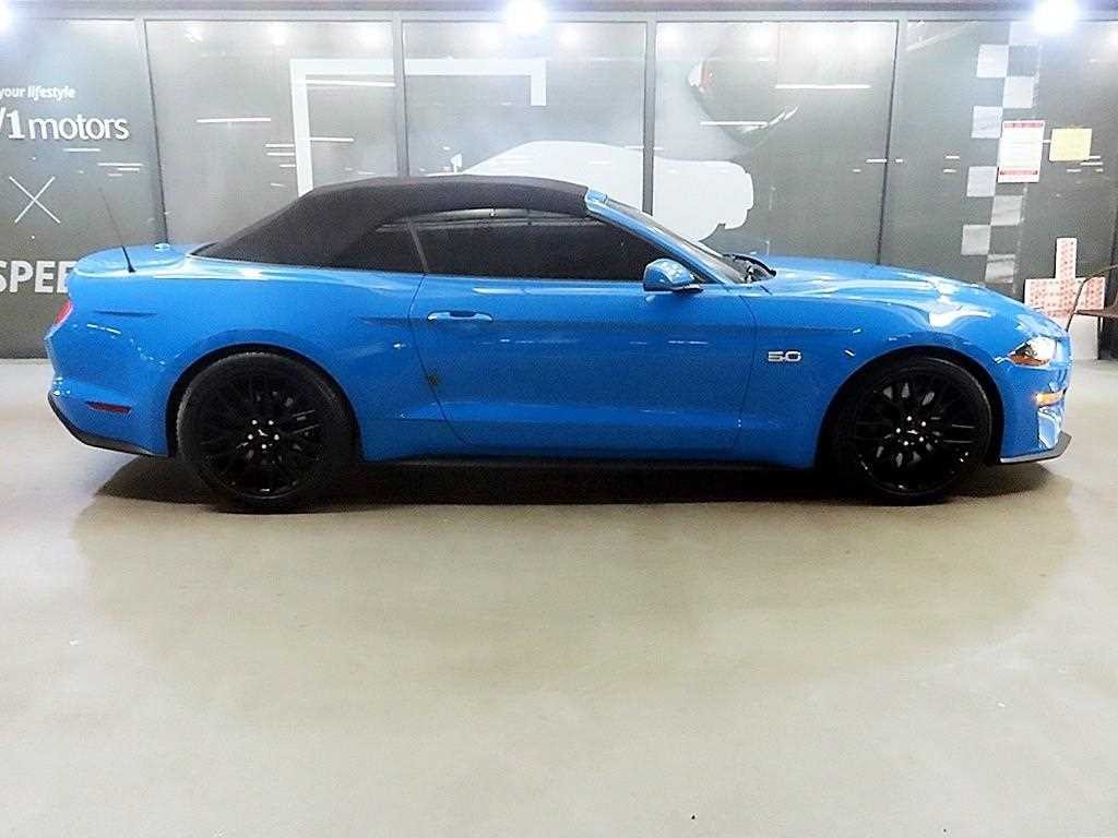 포드 머스탱 GT 컨버터블 이미지 3