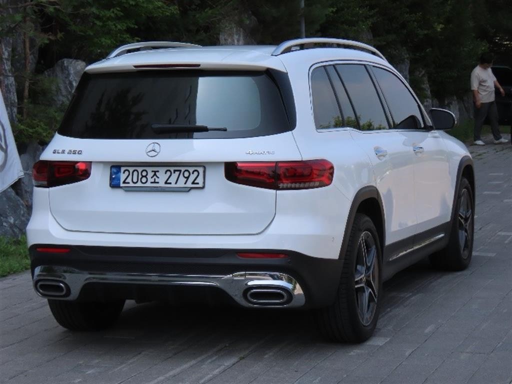 벤츠 GLB 클래스 GLB클래스 X247 GLB 250 4MATIC 이미지 3