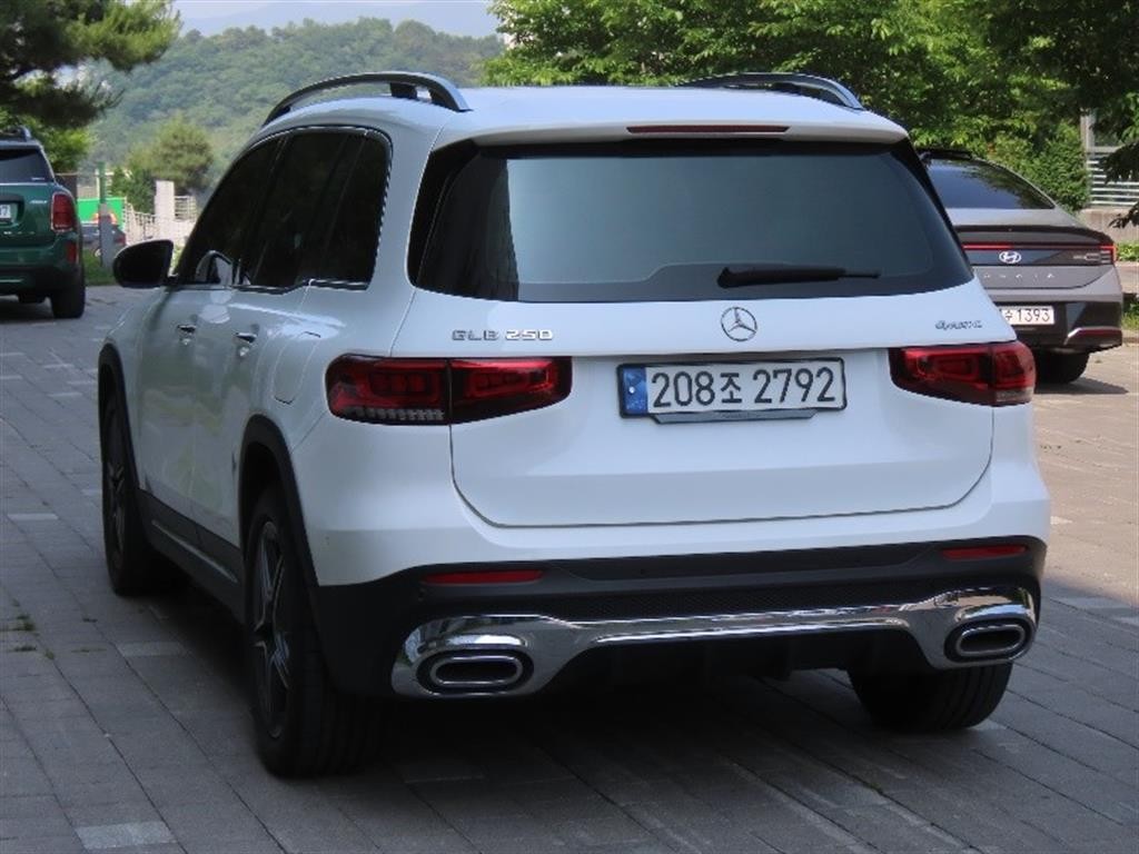 벤츠 GLB 클래스 GLB클래스 X247 GLB 250 4MATIC 이미지 4