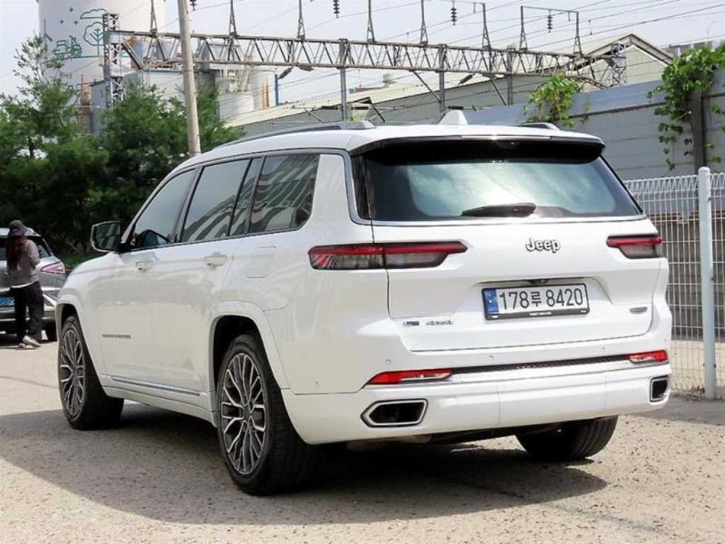 지프 체로키 그랜드 체로키(WL) 3.6 L 서밋 리저브 이미지 3