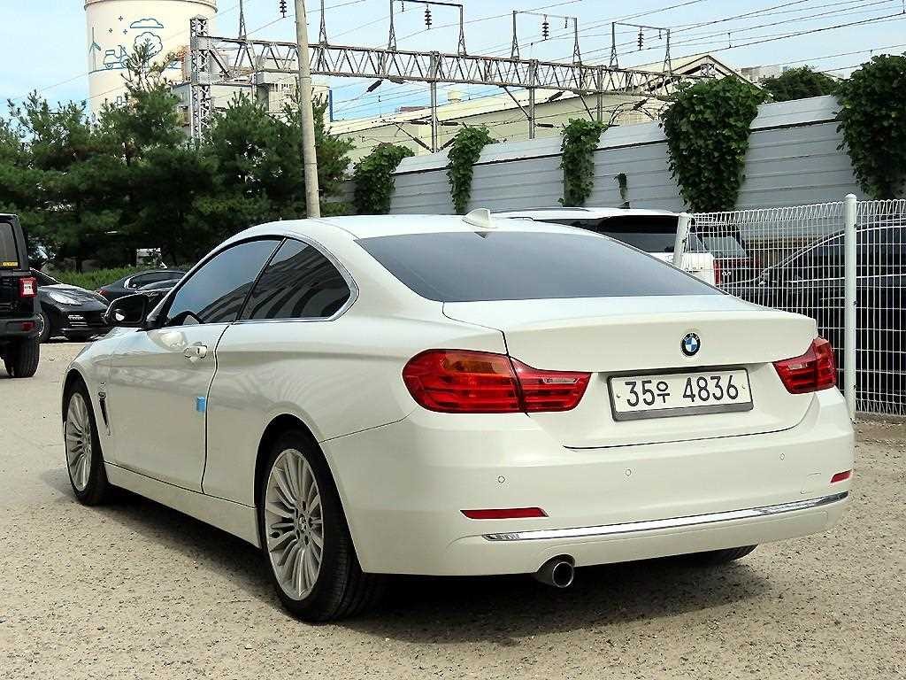 BMW 4시리즈 4시리즈 (F32) 420i 쿠페 이미지 3