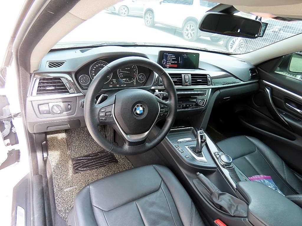 BMW 4시리즈 4시리즈 (F32) 420i 쿠페 이미지 7