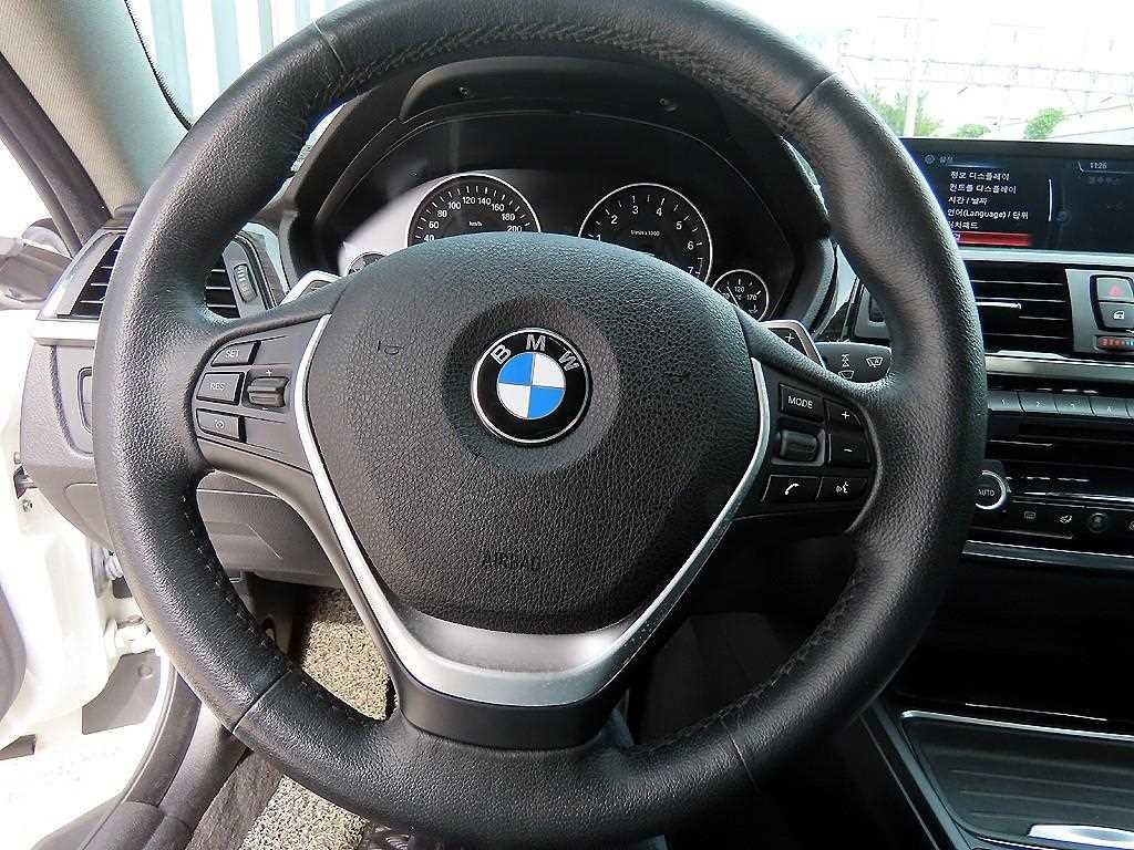 BMW 4시리즈 4시리즈 (F32) 420i 쿠페 이미지 8
