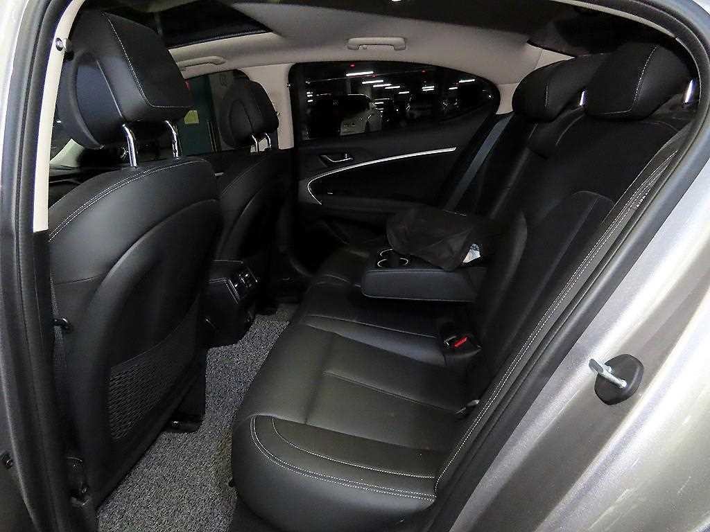 제네시스 G70 더 뉴 G70 가솔린 2.5T 2WD 기본형 이미지 6