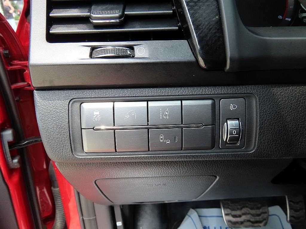 KG모빌리티(쌍용) 렉스턴 렉스턴 스포츠 칸 디젤 2.2 4WD 5링크 다이나믹 에디션 이미지 12