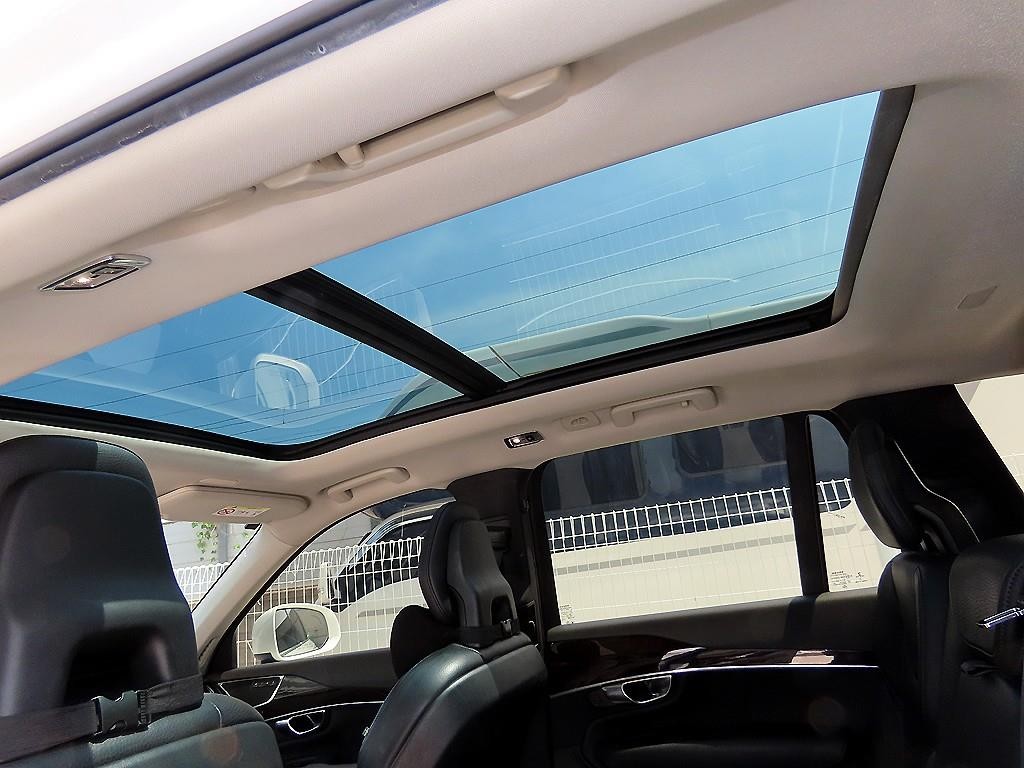 볼보 XC90 XC90 2세대 2.0 D5 AWD 모멘텀 이미지 16