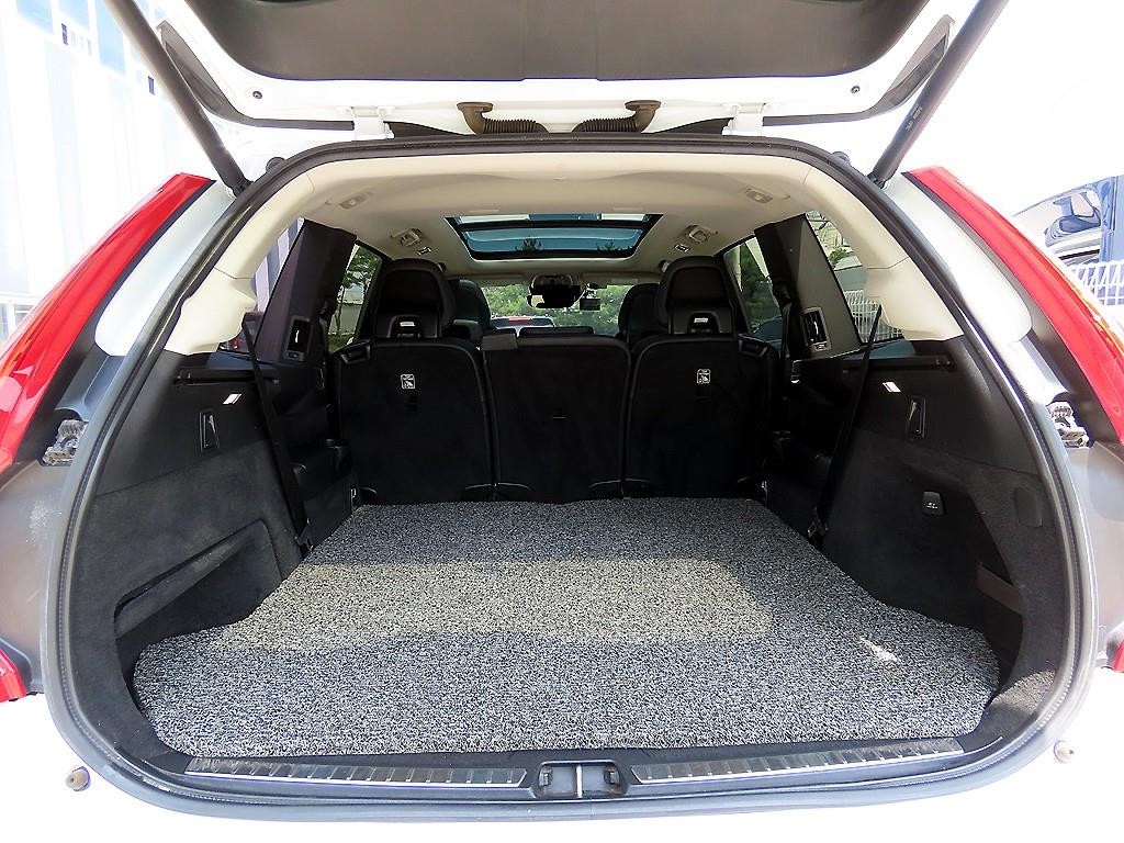 볼보 XC90 XC90 2세대 2.0 D5 AWD 모멘텀 이미지 17