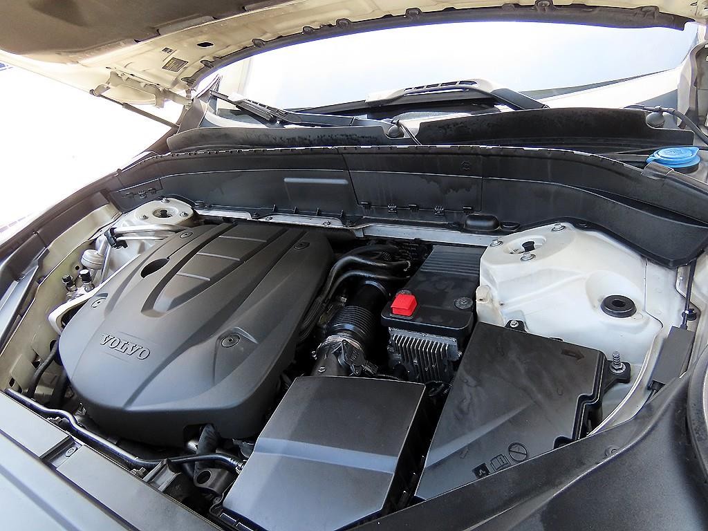 볼보 XC90 XC90 2세대 2.0 D5 AWD 모멘텀 이미지 19