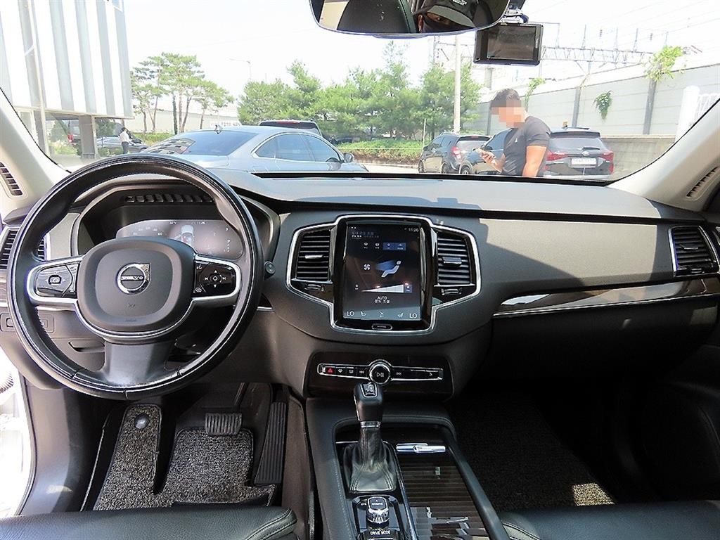 볼보 XC90 XC90 2세대 2.0 D5 AWD 모멘텀 이미지 7