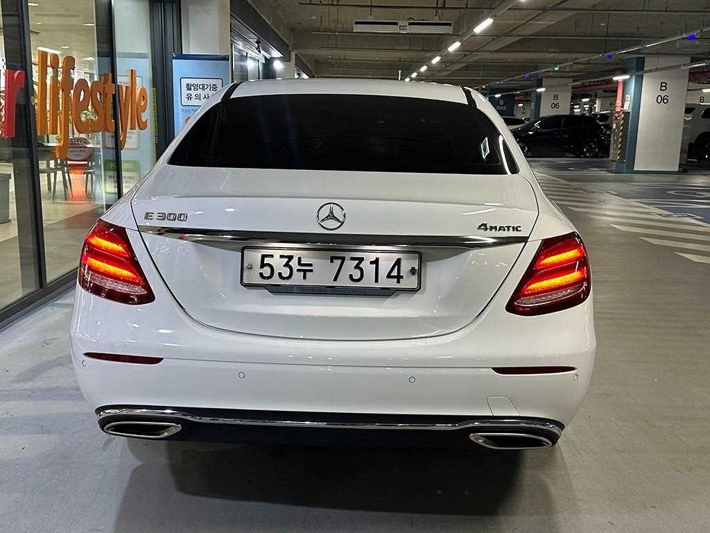 벤츠 E 클래스 E-클래스 W213 E300 4MATIC 익스클루시브 이미지 6