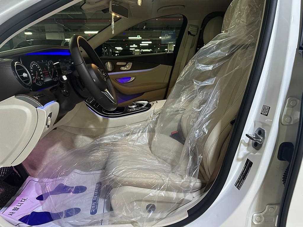벤츠 E 클래스 E-클래스 W213 E300 4MATIC 익스클루시브 이미지 7