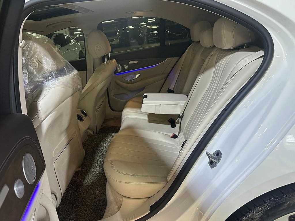 벤츠 E 클래스 E-클래스 W213 E300 4MATIC 익스클루시브 이미지 8