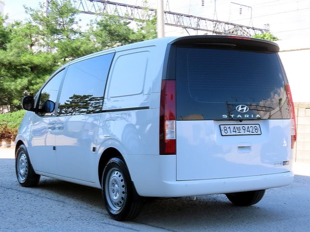 현대 스타리아 2WD 디젤 카고 스마트 5인승 이미지 3