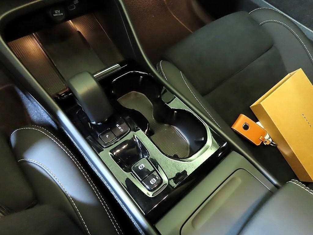 볼보 XC40 B4 AWD 블랙 에디션 이미지 12