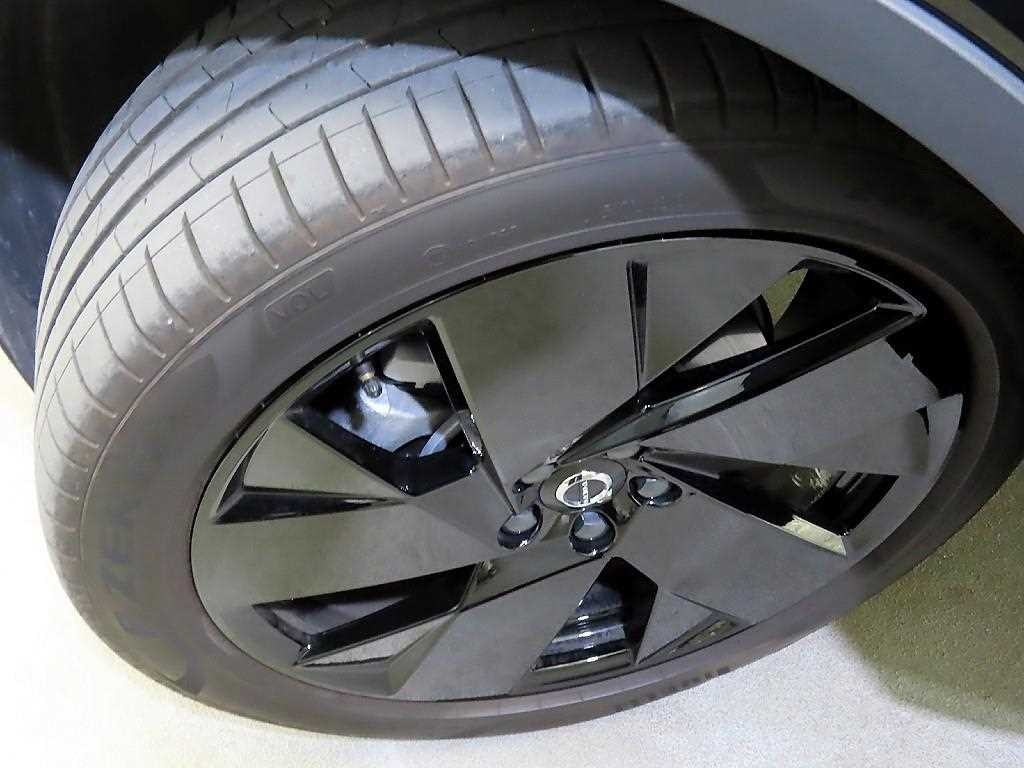 볼보 XC40 B4 AWD 블랙 에디션 이미지 20