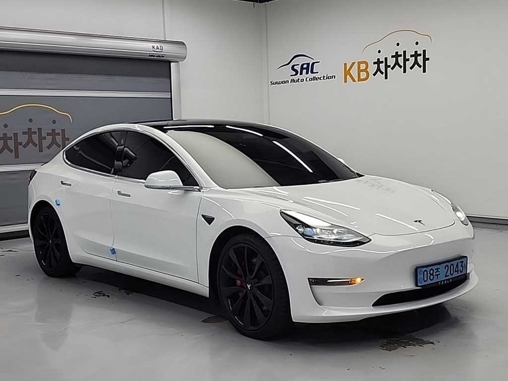 테슬라 모델 3 퍼포먼스 이미지 4